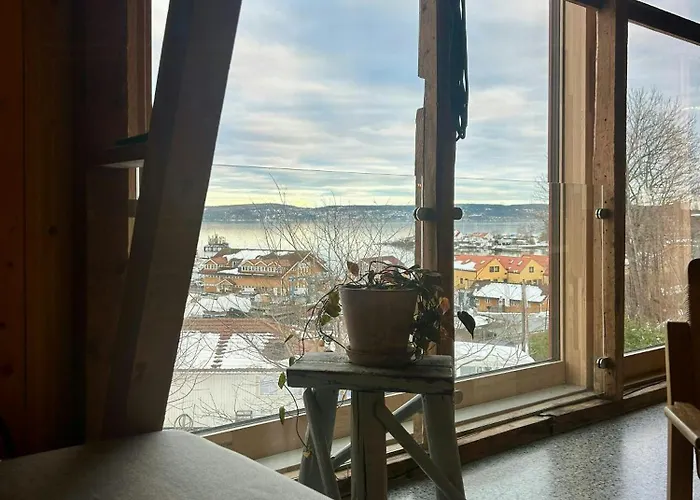 Дом отдыха Converted Barn With Sea View Over Oslo Fjord
