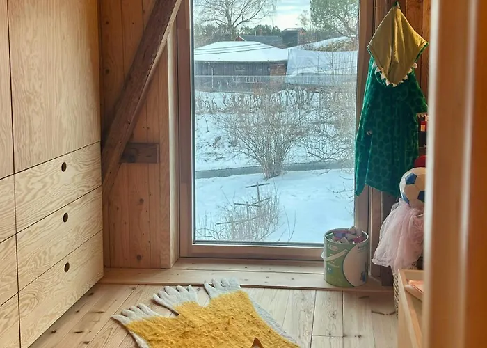Дом отдыха Converted Barn With Sea View Over Oslo Fjord